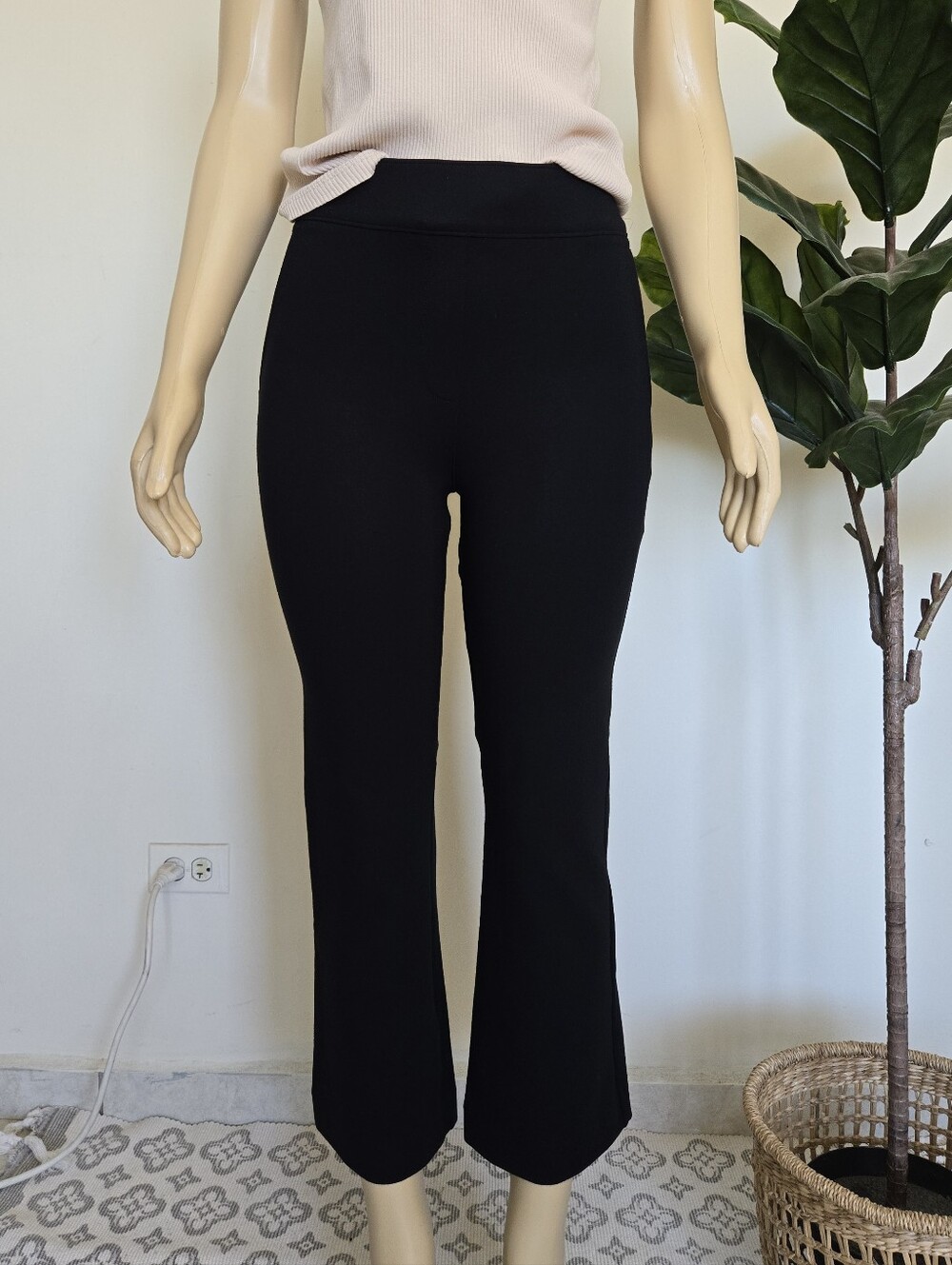 SPANX Flare High Rise Leggings Size S Black Color Women's